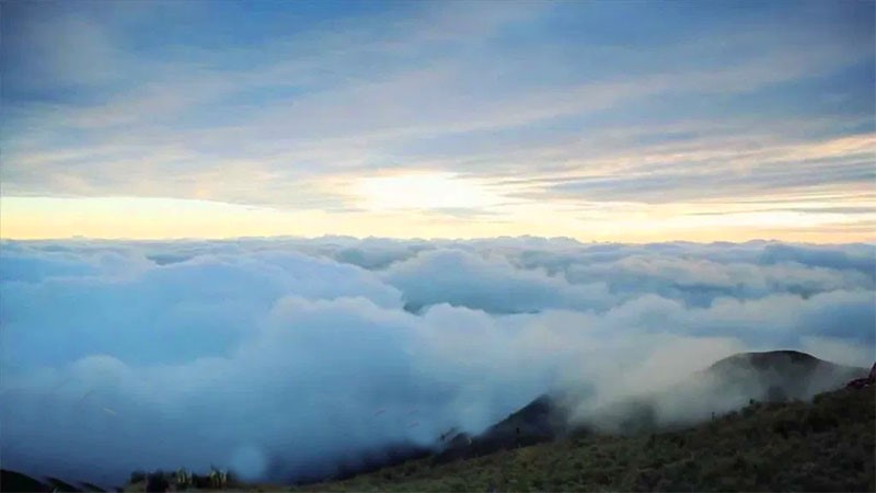 Catch the Sea Clouds in These Breathtaking Spots in the Philippines ...