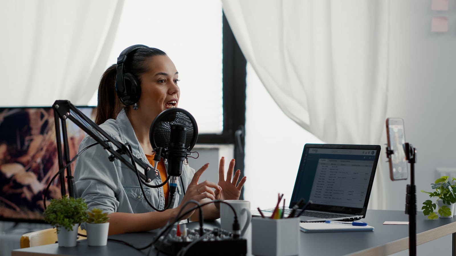 13 Best Podcasts for Every Filipina Girlboss on the Go - Camella Homes
